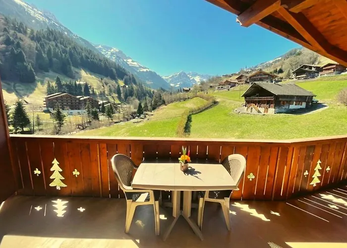 Apartment Mountain River 4*